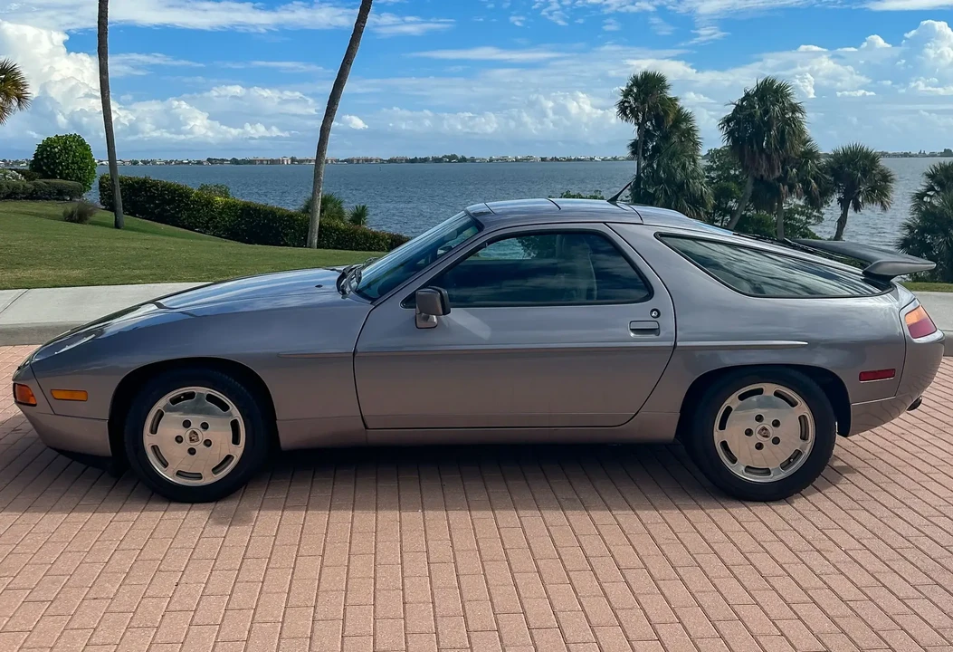 1989 Porsche 928 S4 - Image 6 of 6