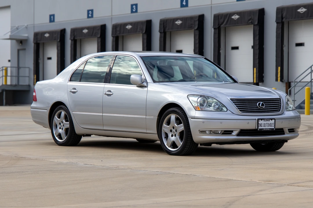 2005 Lexus LS 3rd Gen - Image 10 of 31