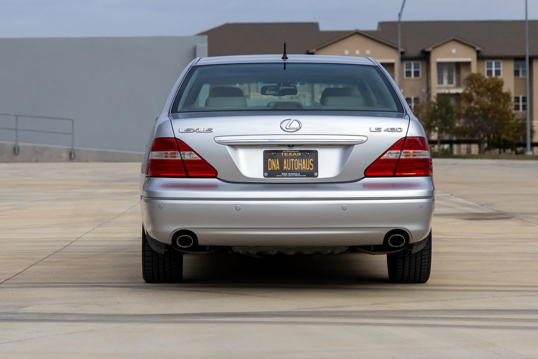 2005 Lexus LS 3rd Gen - Image 25 of 31