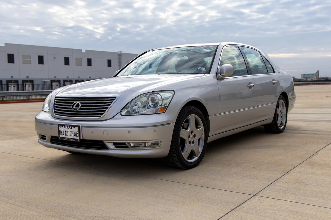 2005 Lexus LS 3rd Gen - Image 3 of 31