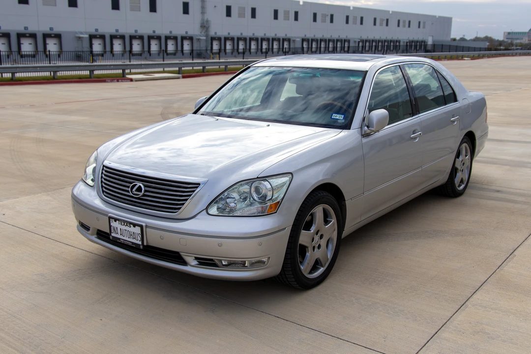 2005 Lexus LS 3rd Gen - Image 4 of 31