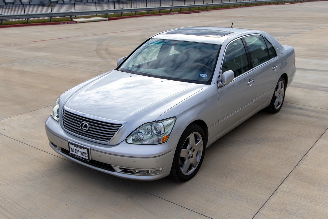 2005 Lexus LS 3rd Gen - Image 5 of 31