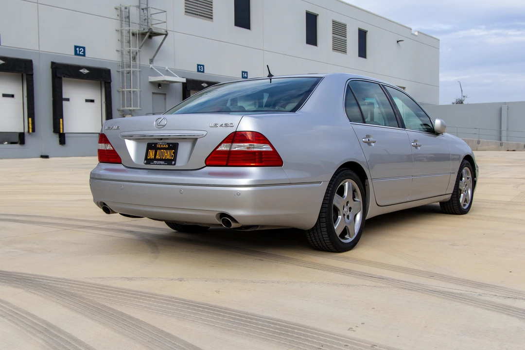 2005 Lexus LS 3rd Gen - Image 19 of 31