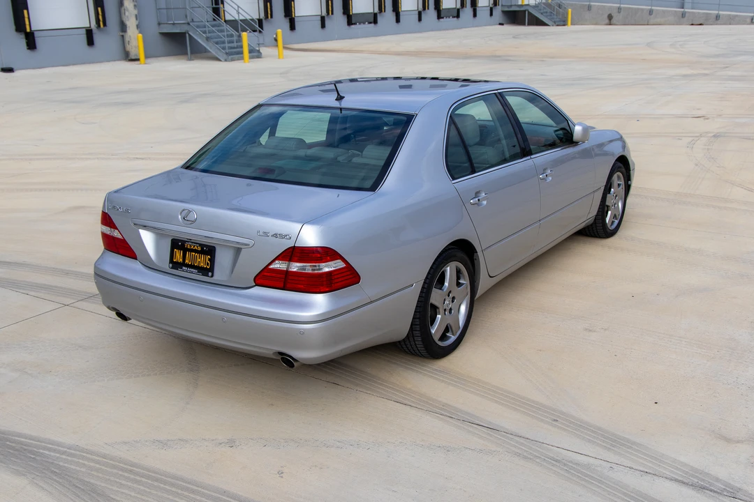 2005 Lexus LS 3rd Gen - Image 22 of 31
