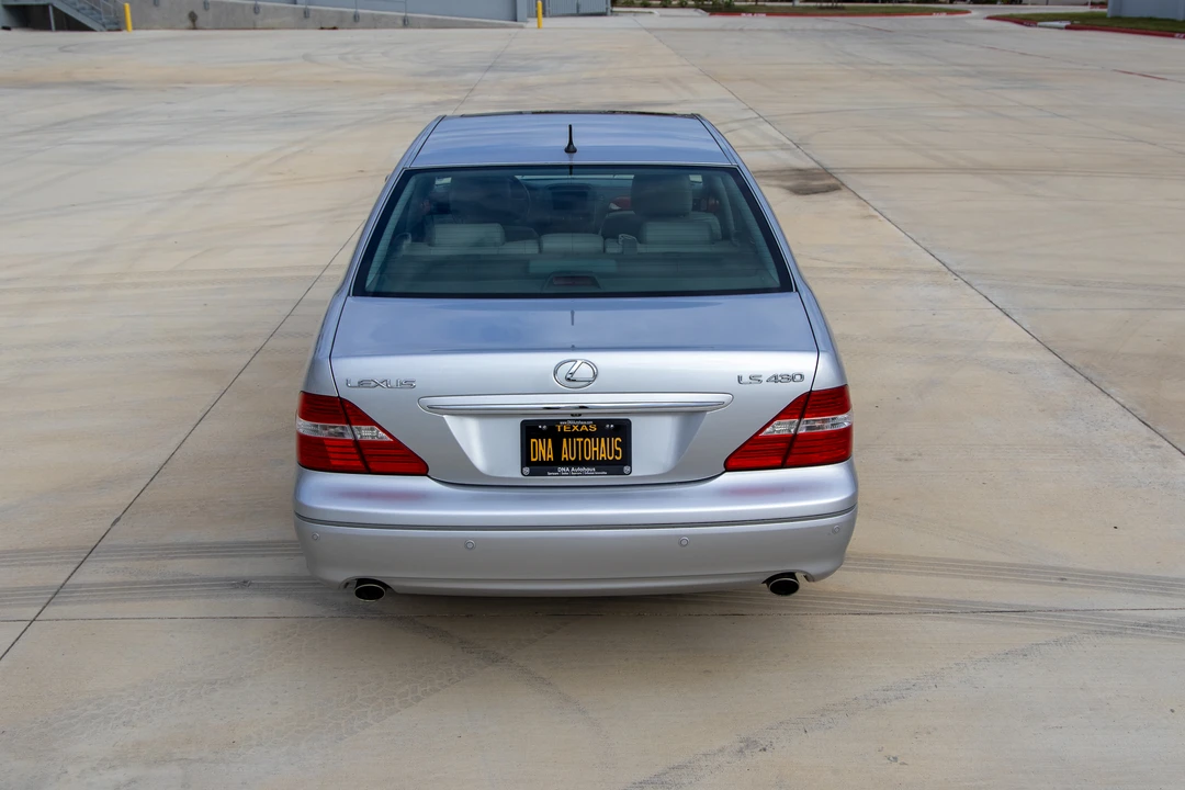 2005 Lexus LS 3rd Gen - Image 27 of 31