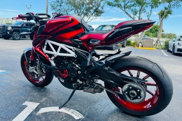 2019 MV Agusta Brutale - Image 2 of 8