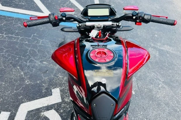 2019 MV Agusta Brutale - Image 4 of 8