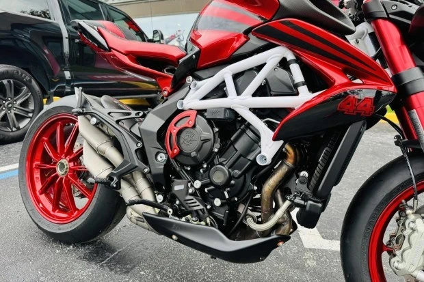 2019 MV Agusta Brutale - Image 6 of 8