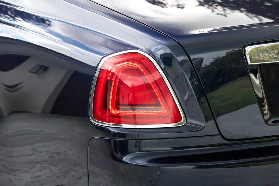 2011 Rolls-Royce Ghost 1st Gen - Image 15 of 31