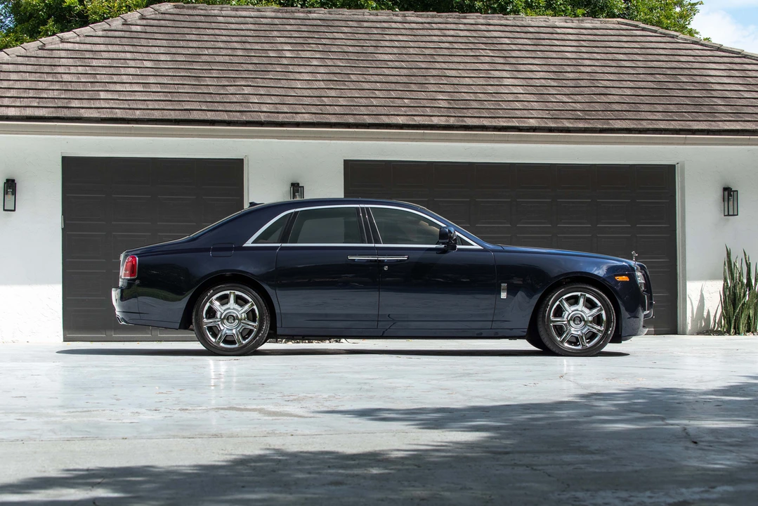 2011 Rolls-Royce Ghost 1st Gen - Image 2 of 31