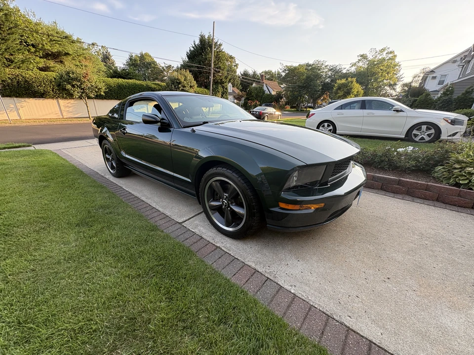 2009 Ford S197 Mustang Bullitt - Image 2 of 31