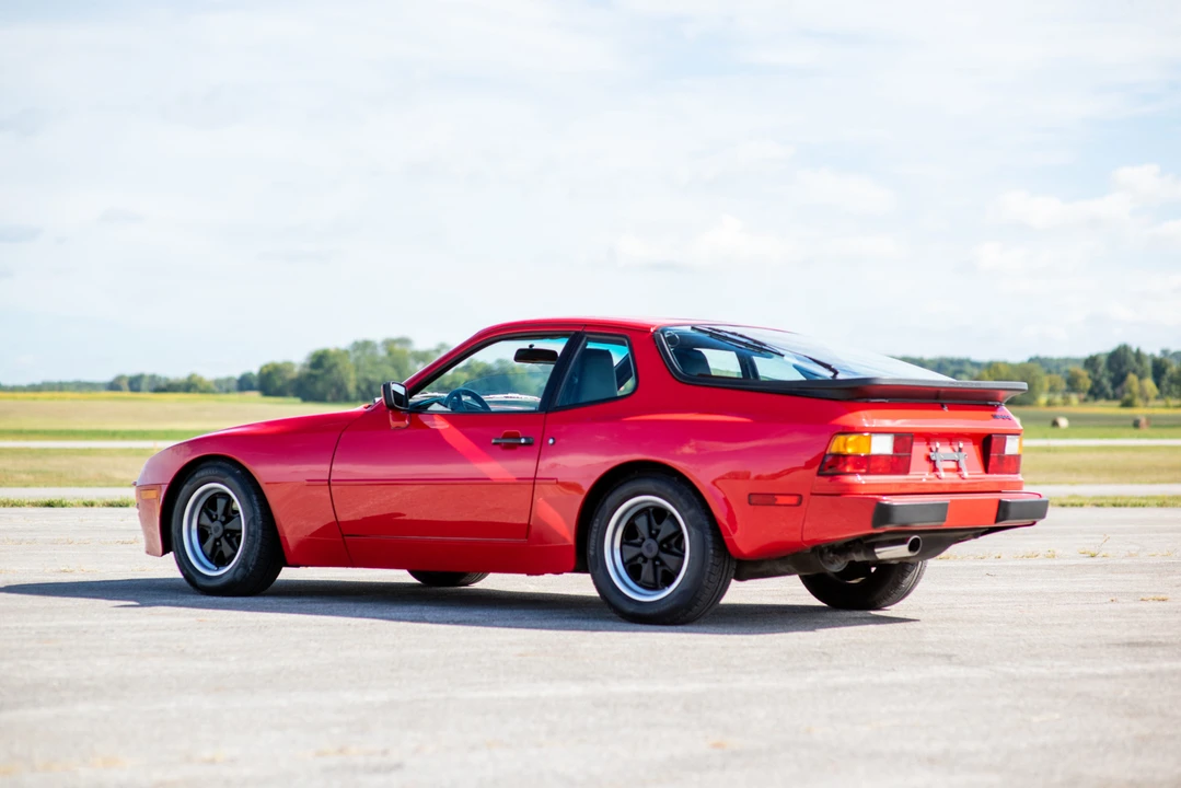 1986 Porsche 944 - Image 11 of 31