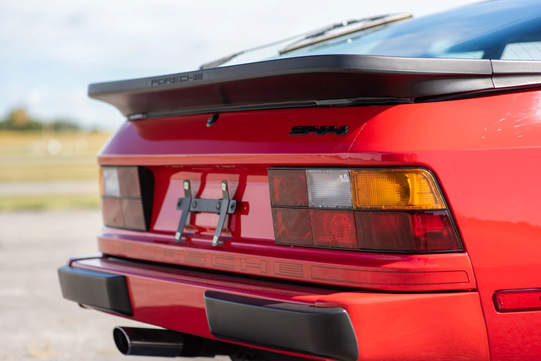 1986 Porsche 944 - Image 16 of 31