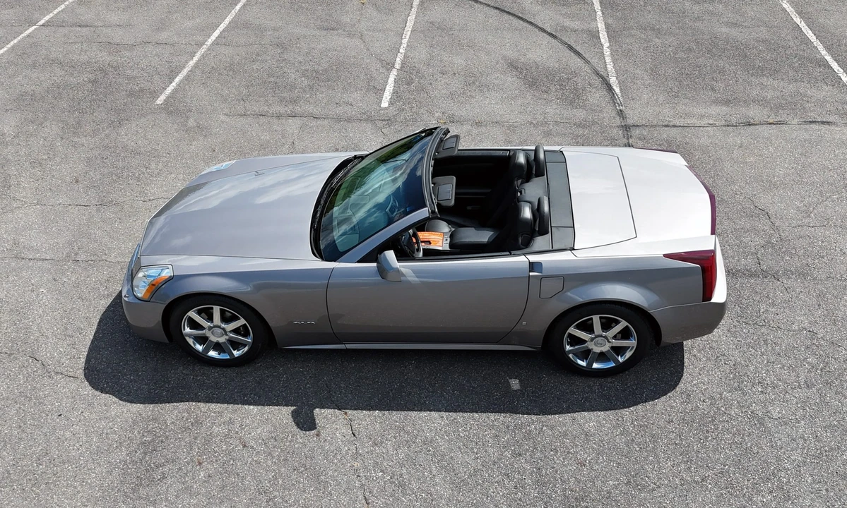 2004 Cadillac XLR - Image 26 of 31