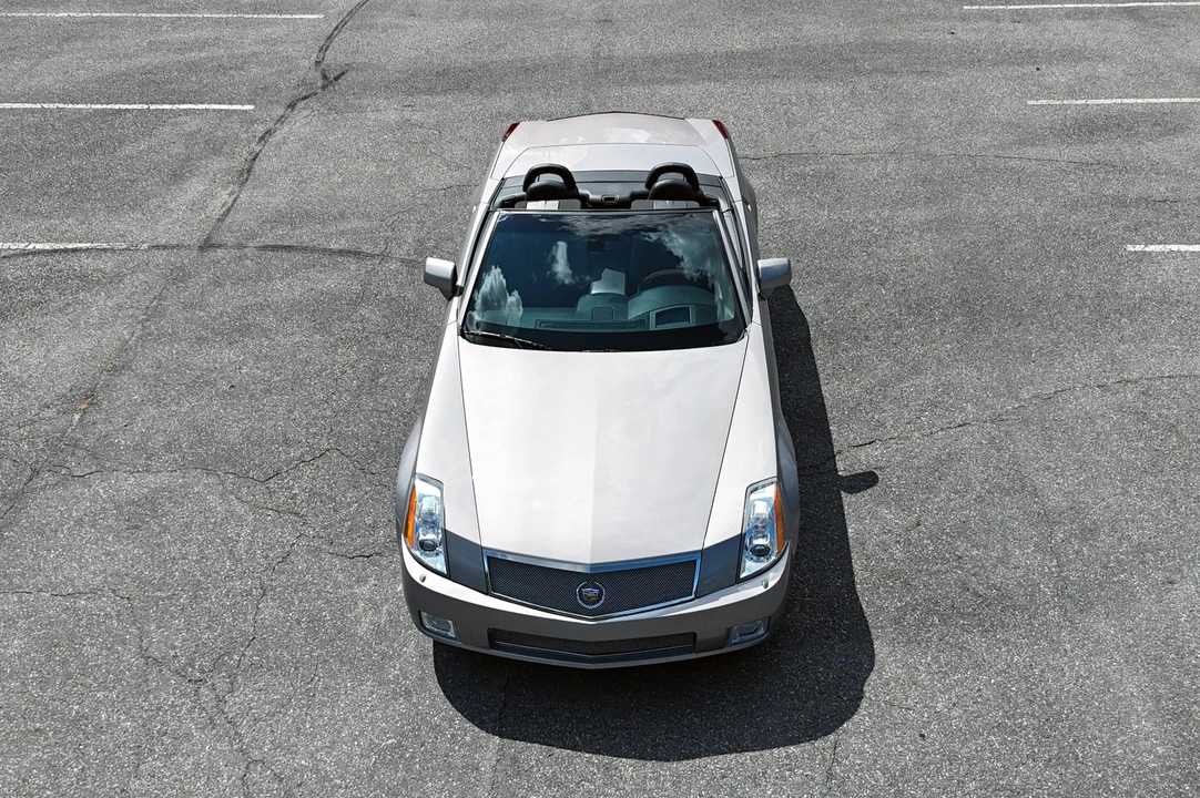 2004 Cadillac XLR - Image 28 of 31