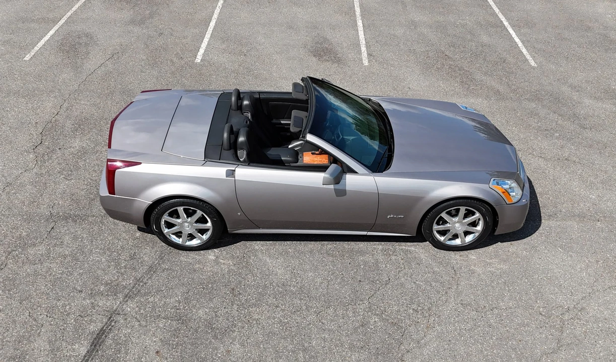 2004 Cadillac XLR - Image 22 of 31