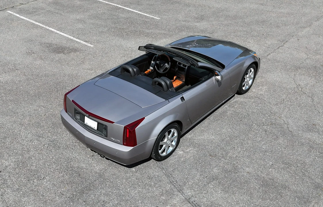 2004 Cadillac XLR - Image 23 of 31