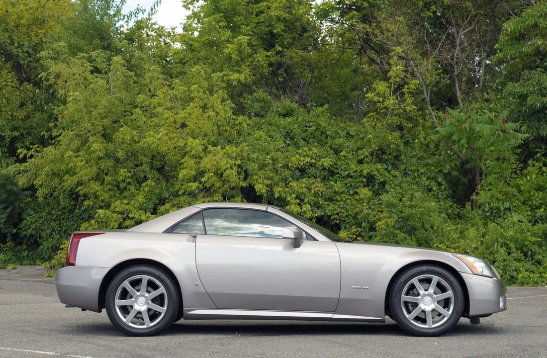 2004 Cadillac XLR - Image 20 of 31