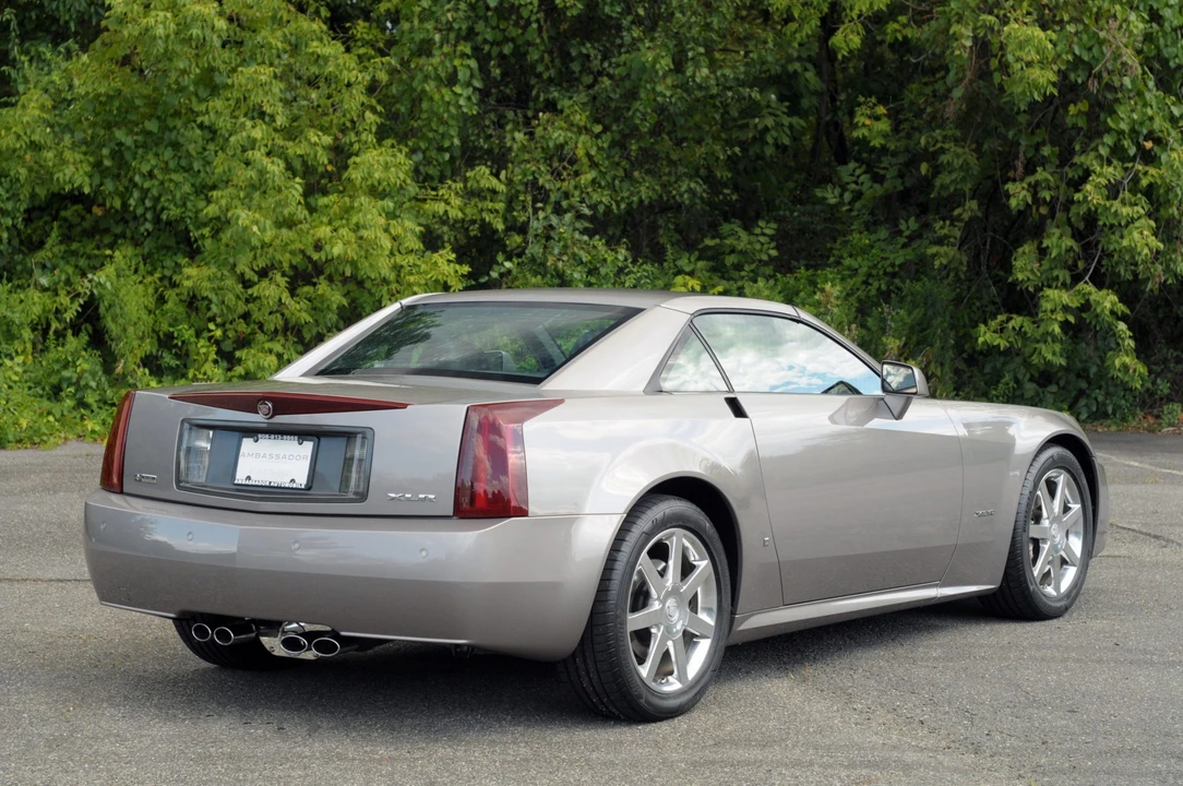 2004 Cadillac XLR - Image 19 of 31