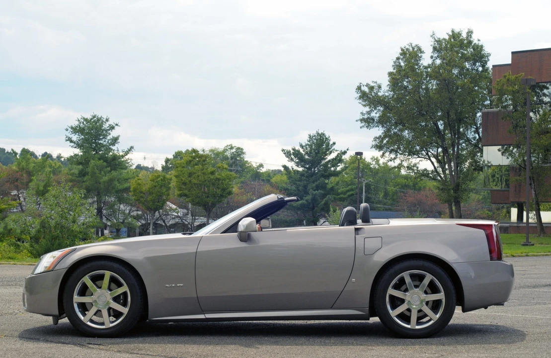 2004 Cadillac XLR - Image 14 of 31