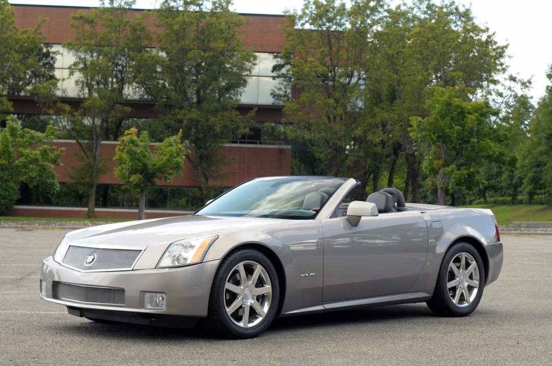 2004 Cadillac XLR - Image 15 of 31