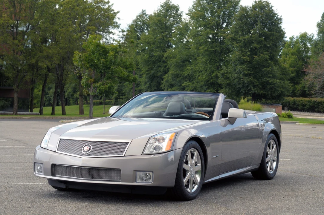 2004 Cadillac XLR - Image 16 of 31