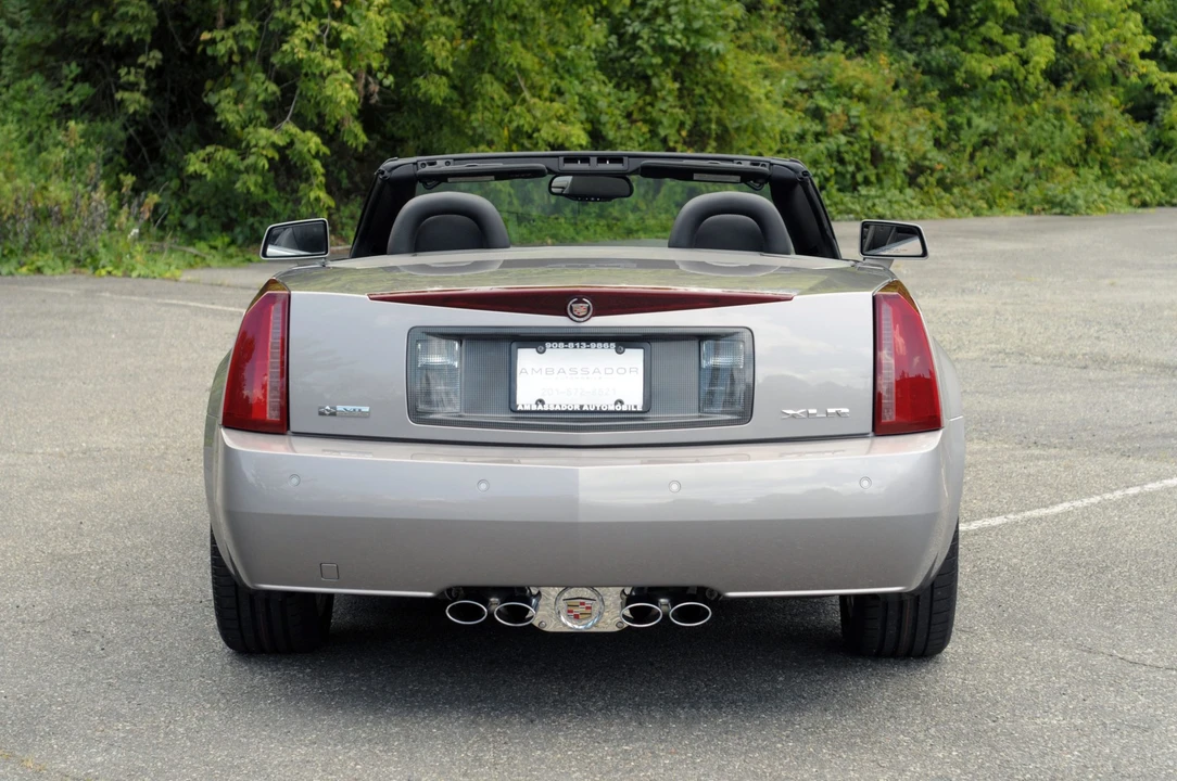 2004 Cadillac XLR - Image 9 of 31