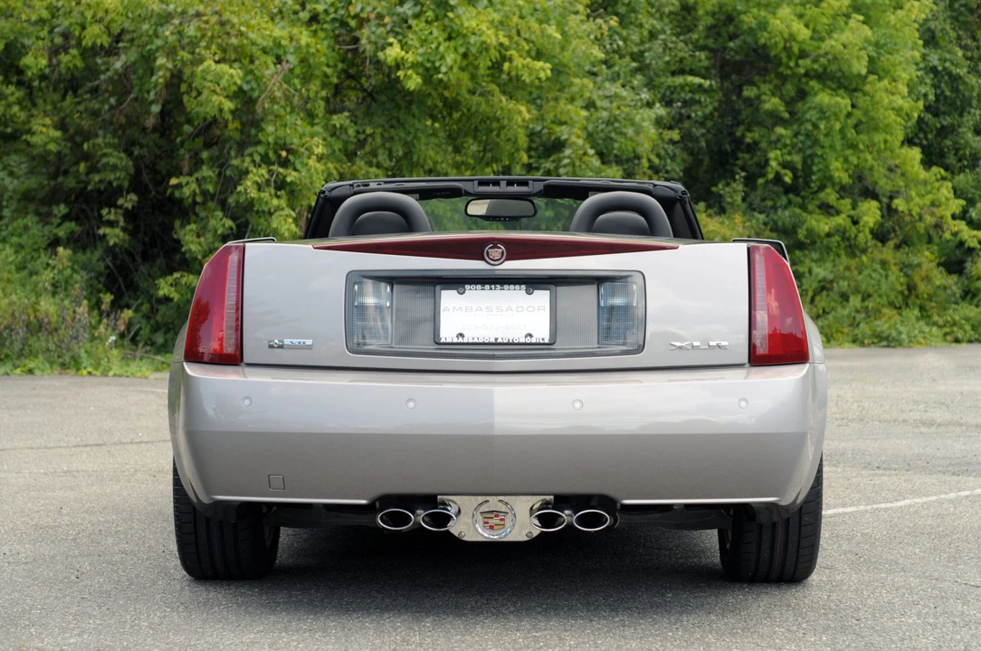 2004 Cadillac XLR - Image 10 of 31