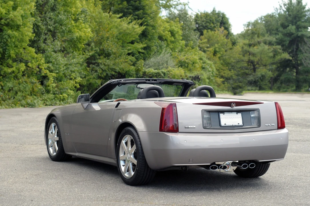 2004 Cadillac XLR - Image 11 of 31