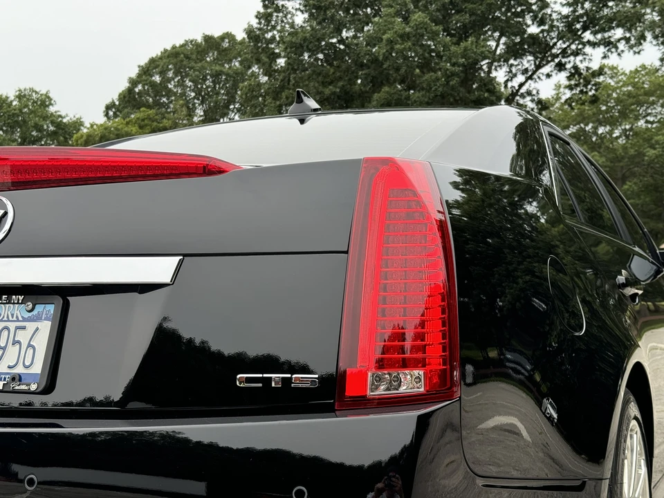 2009 Cadillac CTS-V 2nd Gen - Image 25 of 31