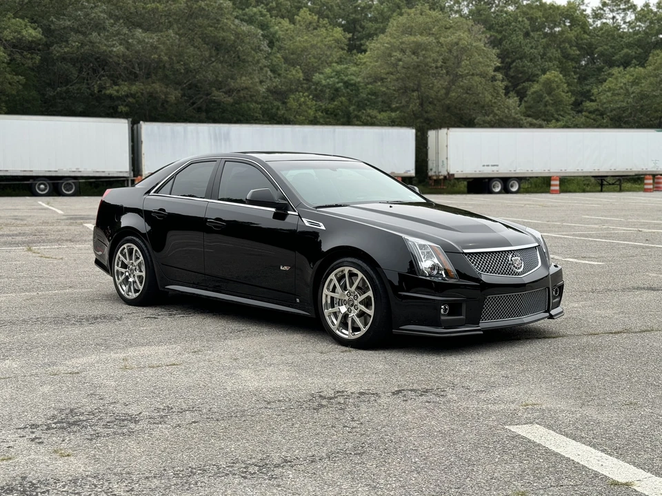2009 Cadillac CTS-V 2nd Gen - Image 2 of 31