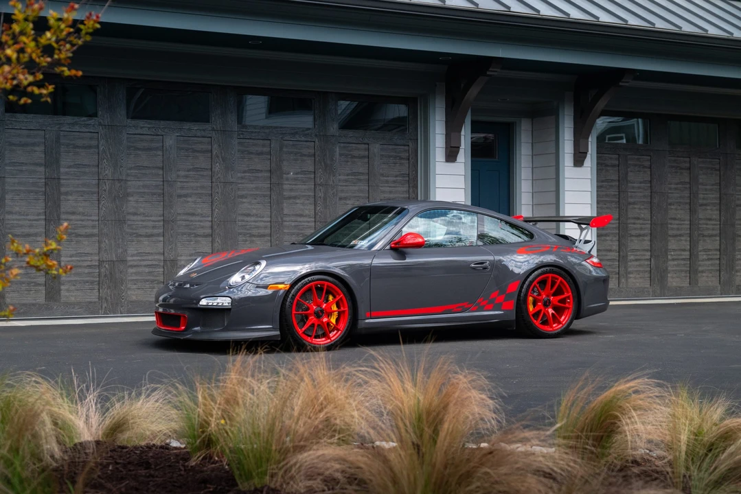 2011 Porsche 997 GT3 RS - Image 2 of 31