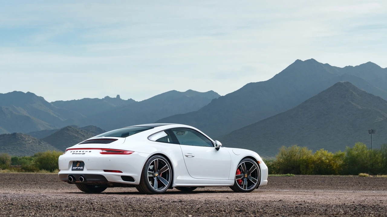2017 Porsche 991 Carrera 4S - Image 18 of 31