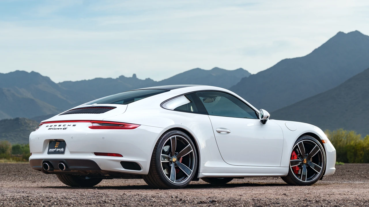 2017 Porsche 991 Carrera 4S - Image 19 of 31
