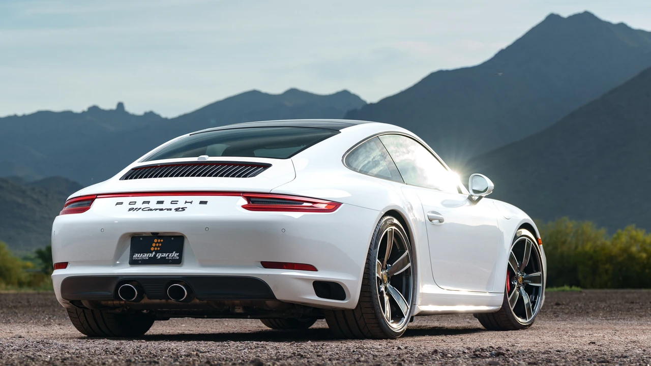2017 Porsche 991 Carrera 4S - Image 17 of 31
