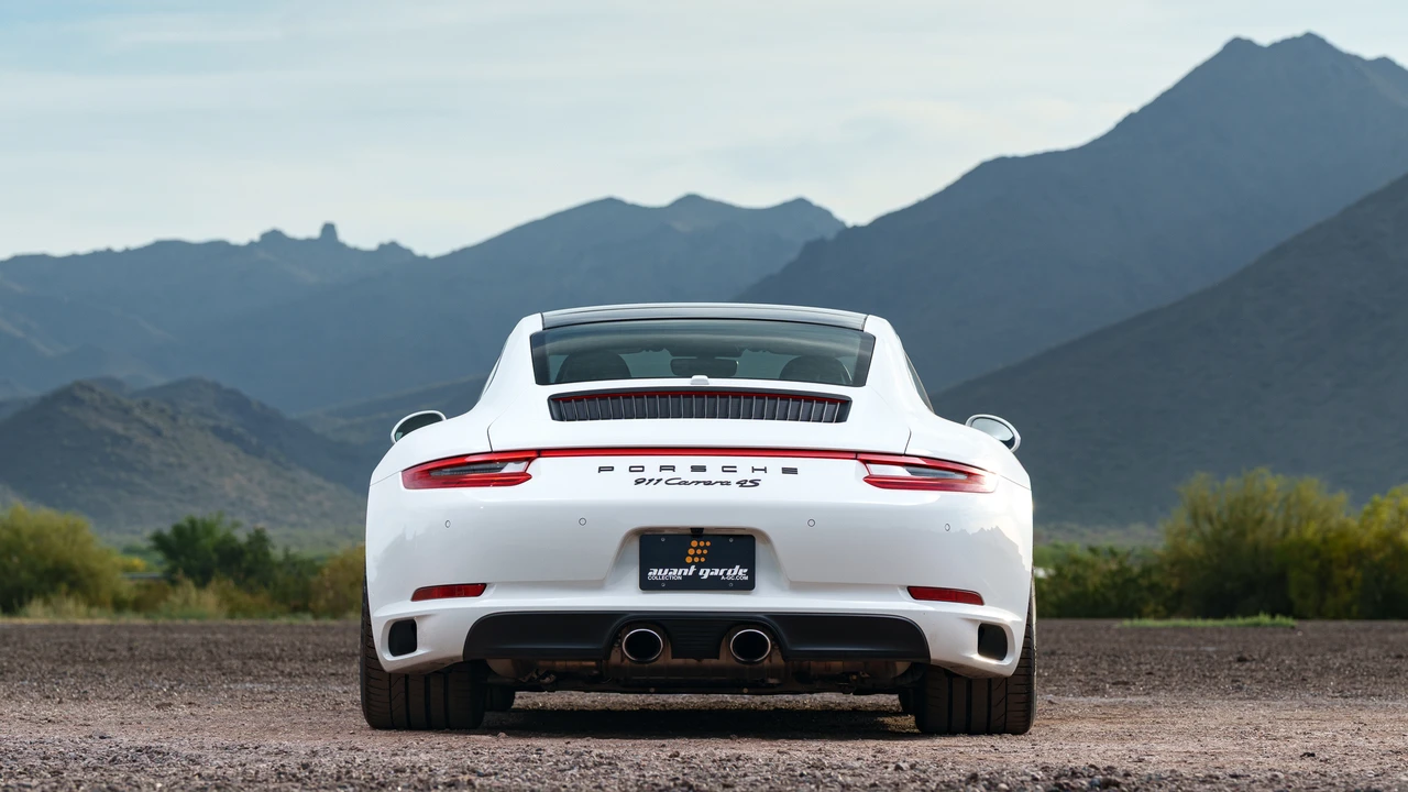 2017 Porsche 991 Carrera 4S - Image 13 of 31