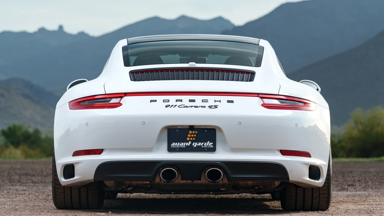 2017 Porsche 991 Carrera 4S - Image 14 of 31