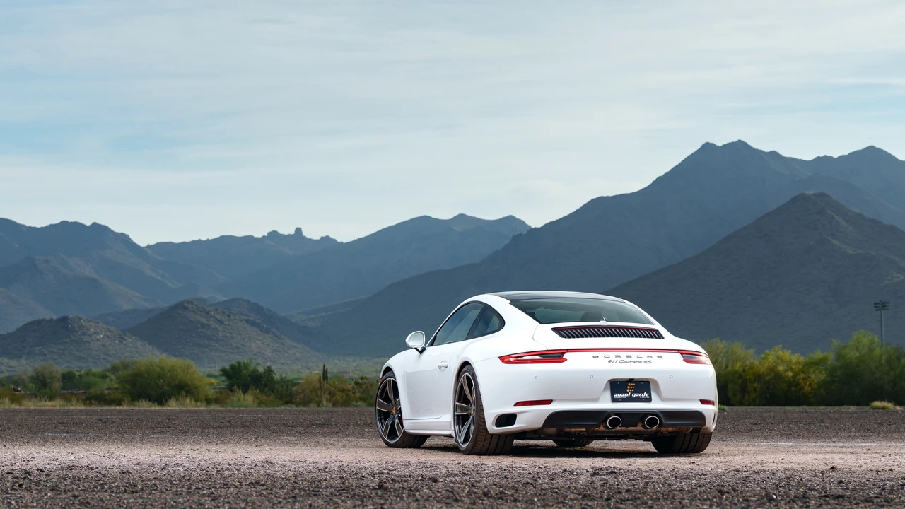 2017 Porsche 991 Carrera 4S - Image 11 of 31