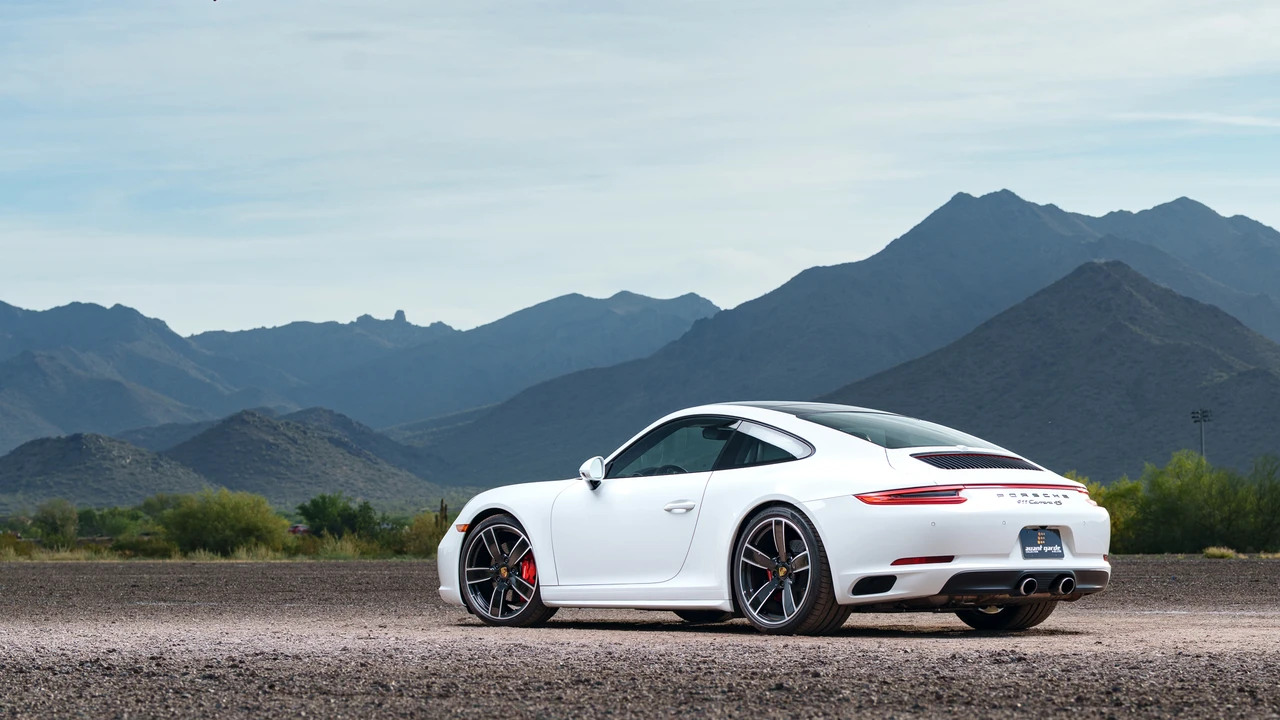 2017 Porsche 991 Carrera 4S - Image 9 of 31