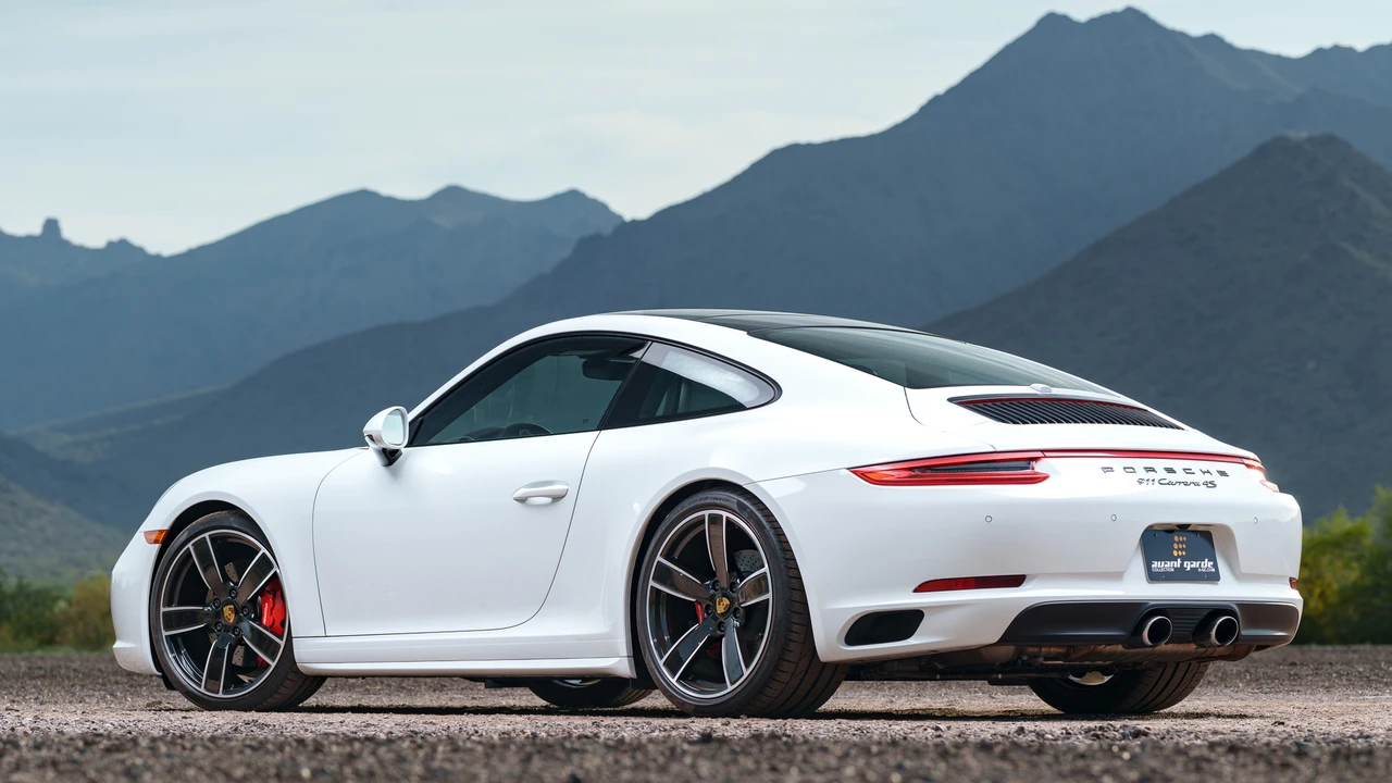 2017 Porsche 991 Carrera 4S - Image 8 of 31