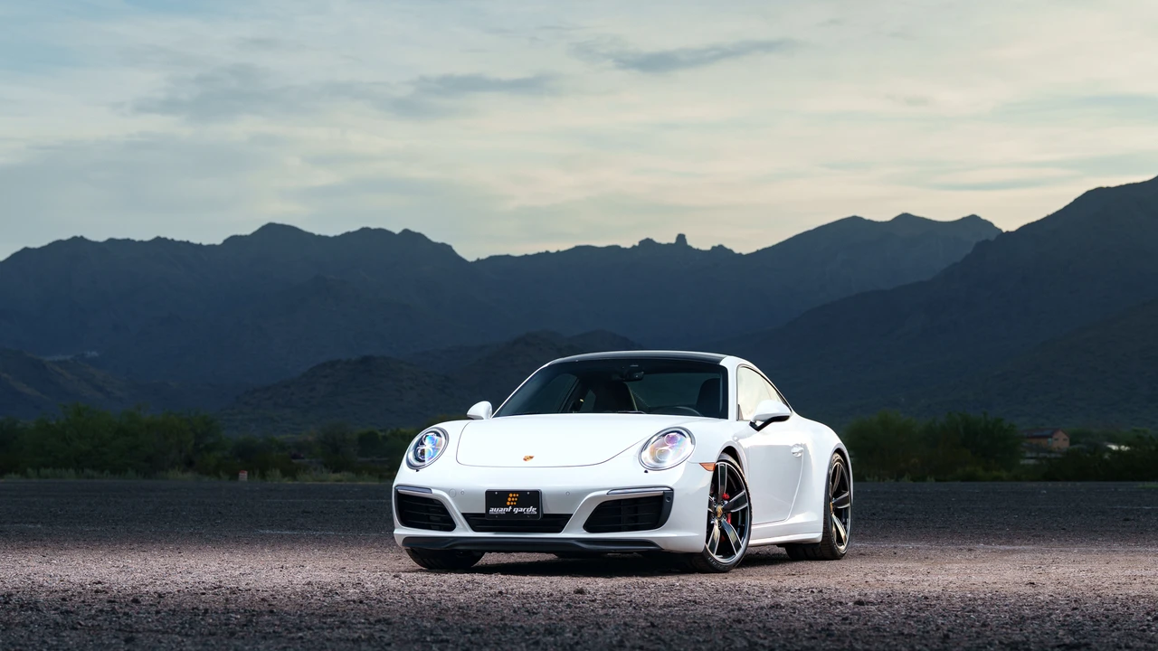 2017 Porsche 991 Carrera 4S - Image 2 of 31