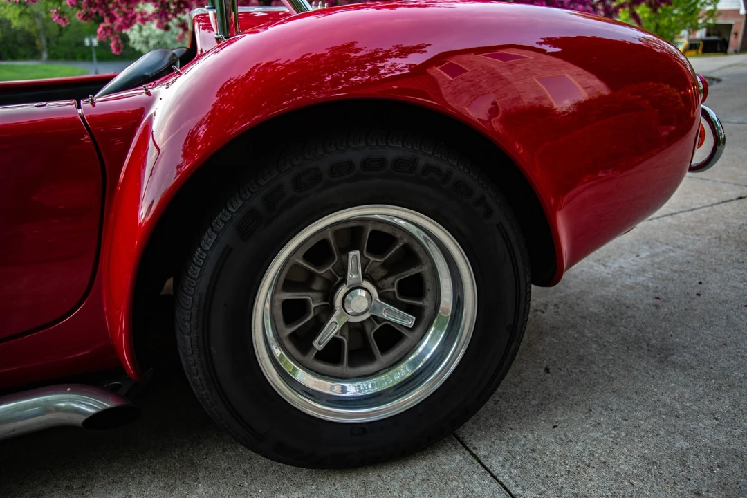 Shelby Cobra Replica - Image 25 of 31
