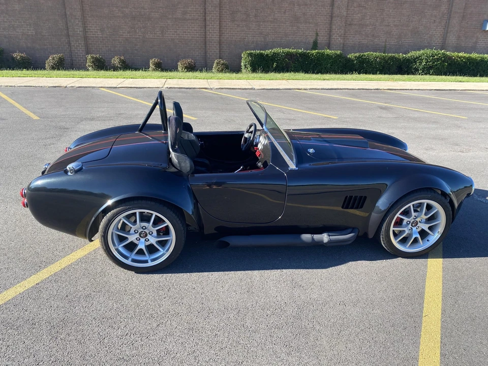 Shelby Cobra Replica - Image 9 of 31
