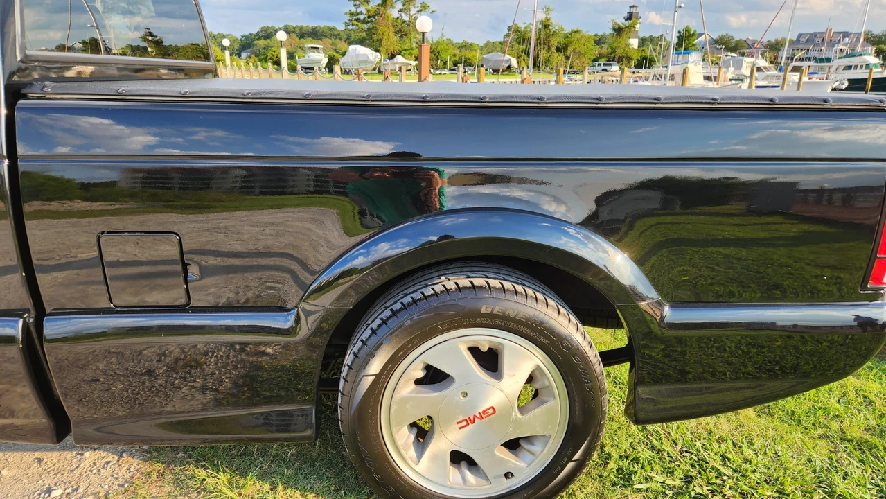 1991 GMC Syclone - Image 26 of 31