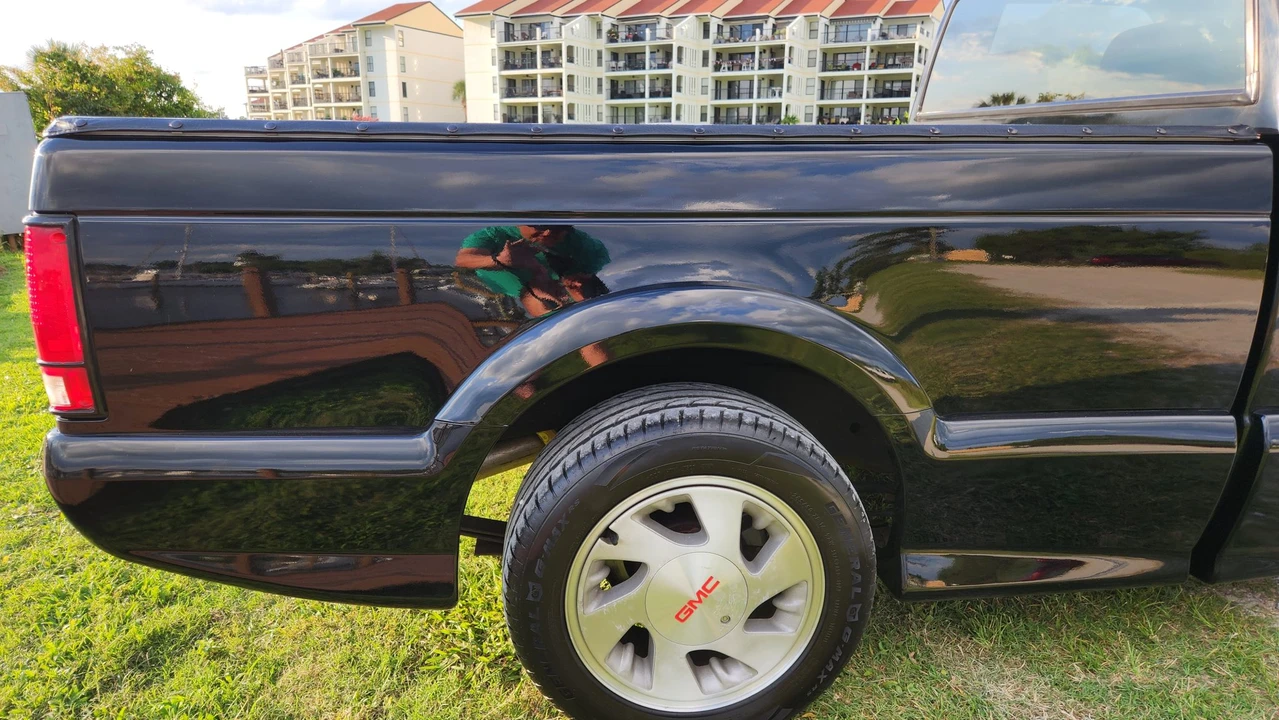 1991 GMC Syclone - Image 27 of 31