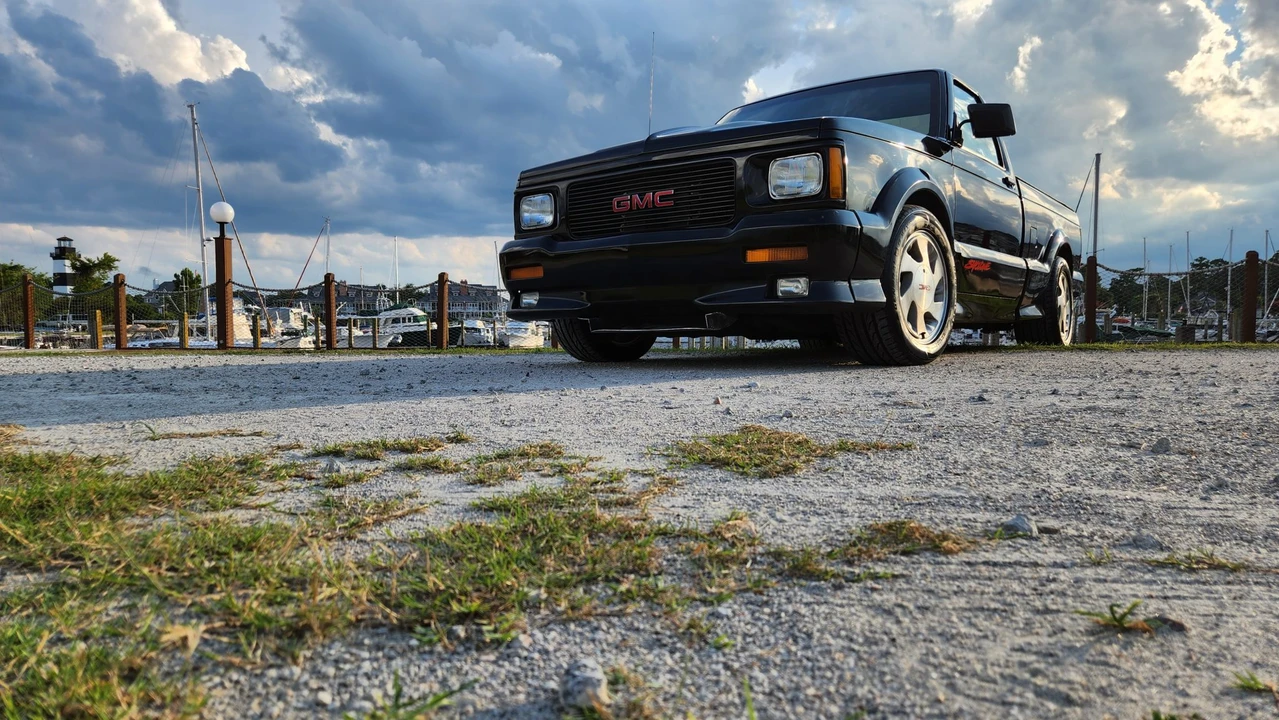 1991 GMC Syclone - Image 2 of 31