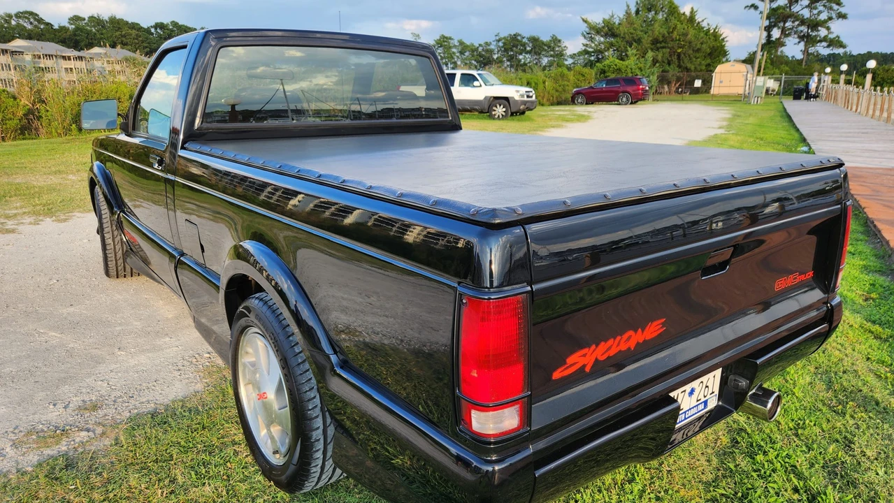 1991 GMC Syclone - Image 17 of 31