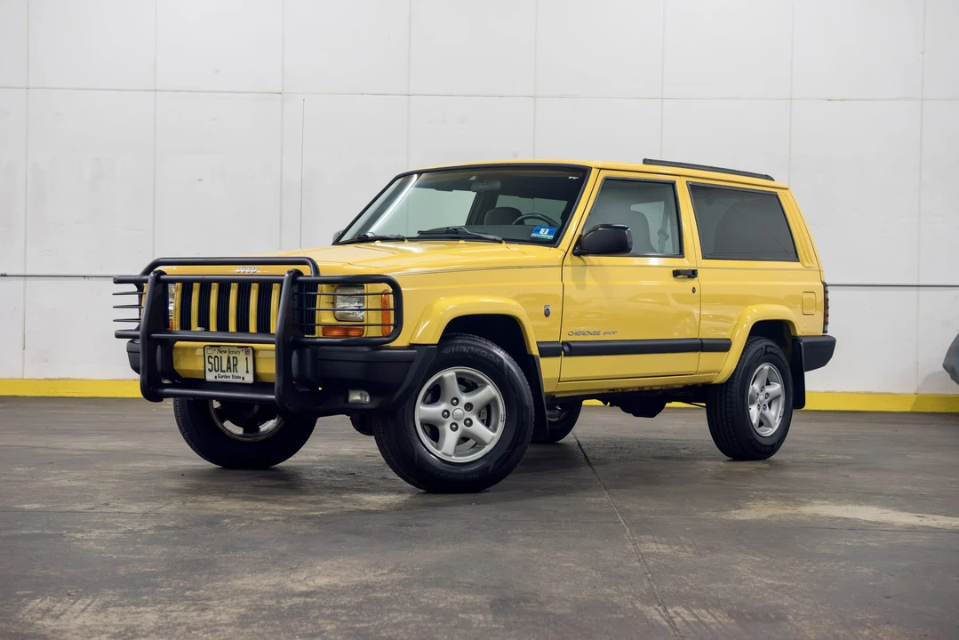 2001 Jeep XJ Cherokee - Image 2 of 31