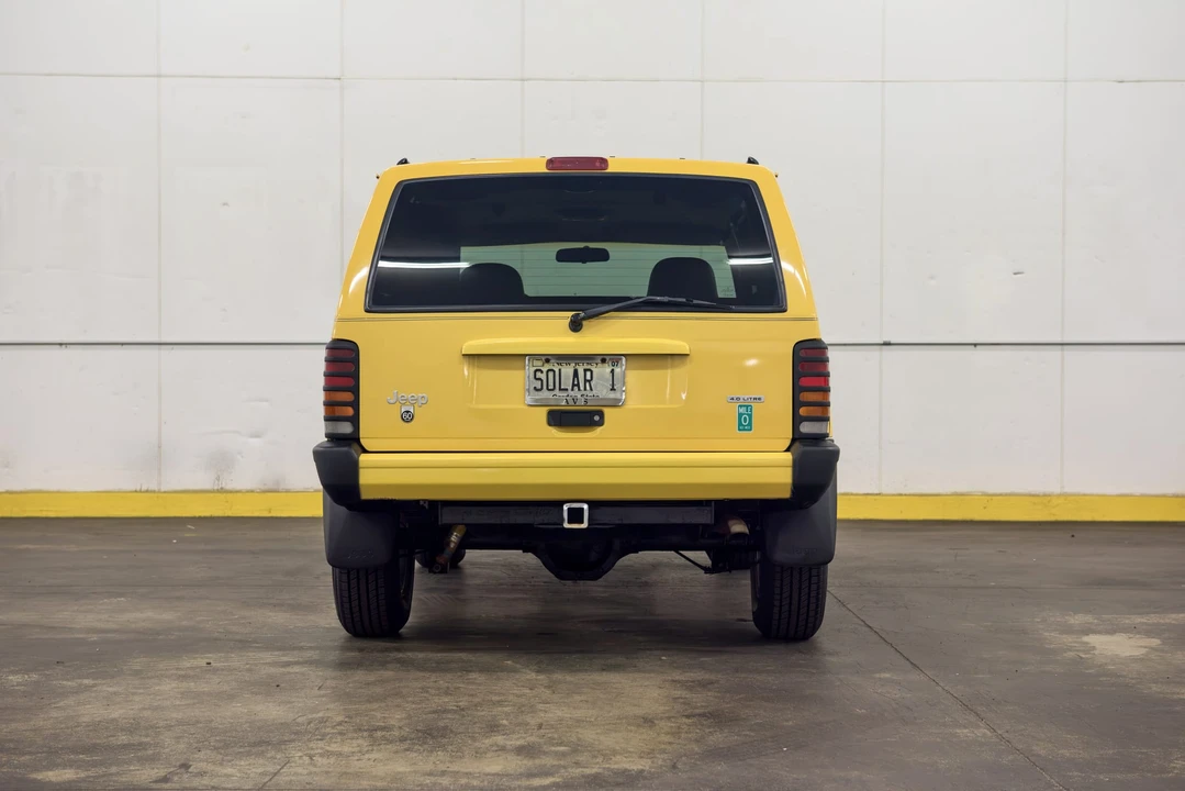 2001 Jeep XJ Cherokee - Image 10 of 31