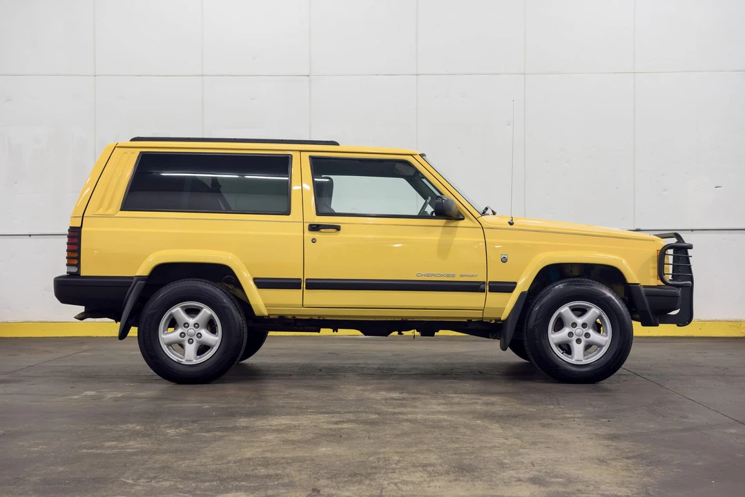 2001 Jeep XJ Cherokee - Image 13 of 31
